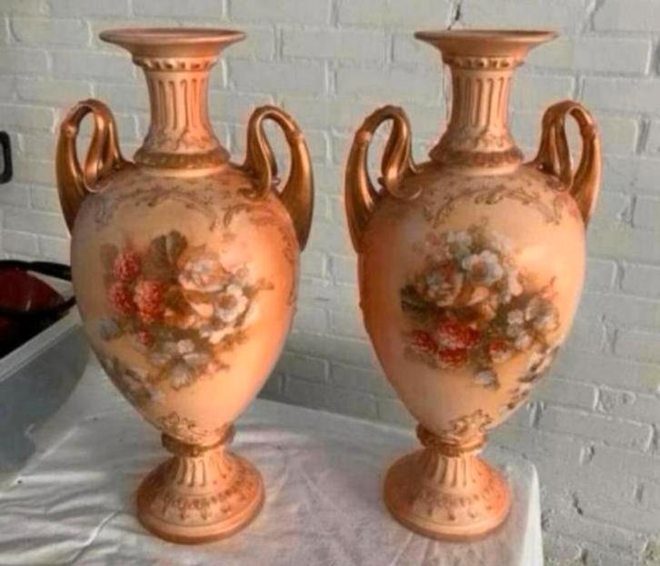 Vaas twee schitterende beschilderde antieke vazen, Antiek en Kunst, Antiek | Keramiek en Aardewerk, Ophalen of Verzenden