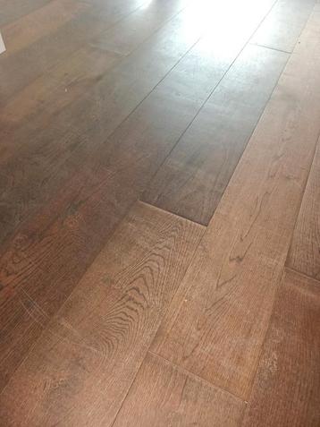 Houten vloer 25m2 beschikbaar voor biedingen