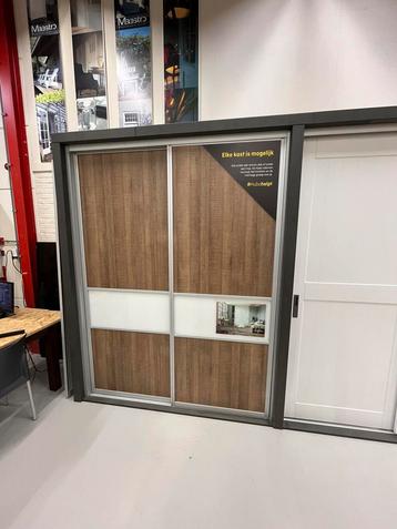 Raffito schuifdeuren voor kastenwand (showroom) beschikbaar voor biedingen