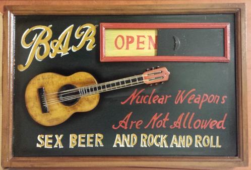 Bar open closed gitaar rock n roll houten pubbord wandbord, Huis en Inrichting, Woonaccessoires | Wanddecoraties, Nieuw, Ophalen of Verzenden