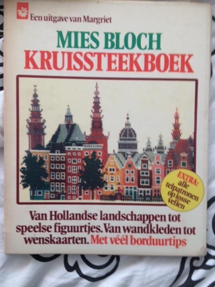Mies Bloch kruissteekboek een uitgave van margriet, Hobby en Vrije tijd, Borduren en Borduurmachines, Gebruikt, Patroon, Handborduren