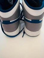 Air Jordan 1 Mid maat 39 . Kids, Ophalen of Verzenden, Zo goed als nieuw, Meisje
