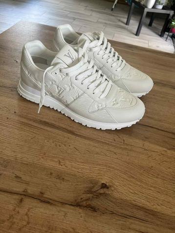 Run Away sneakers shoes Louis Vuitton beschikbaar voor biedingen