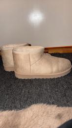 Uggs, Kleding | Dames, Schoenen, Ophalen of Verzenden, Zo goed als nieuw, Beige