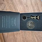Ajax 125 Jaar Sleutelhanger & Magneet Munt - Nieuw, Ophalen of Verzenden, Nieuw, Sport