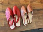 2 Paar In stappers met hielband In bruin en rood, Ophalen of Verzenden, Nieuw, Slippers