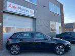 Mercedes-Benz A-klasse 250 e! Camera! Leder! Navi! Pano!, Auto's, Gebruikt, 4 cilinders, 15 kWh, Zwart