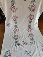 Groot geborduurd tafelkleed met bloemen, Huis en Inrichting, Verzenden, Zo goed als nieuw, Rechthoek
