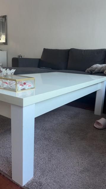 Tafel beschikbaar voor biedingen