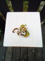 Klein handgemaakt porseleinen bloemstukje., Antiek en Kunst, Ophalen of Verzenden