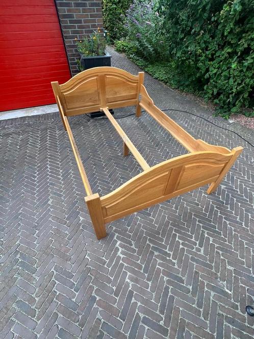 Licht eiken bed  140x200 met lattenbodem., Huis en Inrichting, Slaapkamer | Bedden, Gebruikt, Tweepersoons, 140 cm, 200 cm, Hout
