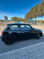 Mini 3-deurs (f56) Electric 184pk Aut 2023 Zwart, Auto's, Mini, 1340 kg, 4 stoelen, Elektrisch, Particulier
