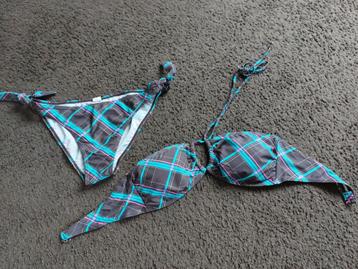 Bijna nieuwe bikini maat L beschikbaar voor biedingen