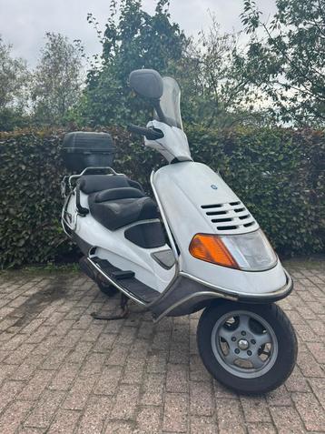 ⭐️Piaggio Hexagon 125cc Duitse papieren⭐️ beschikbaar voor biedingen
