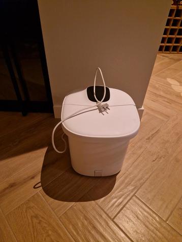 Massage voetenbad met automatische rollers beschikbaar voor biedingen