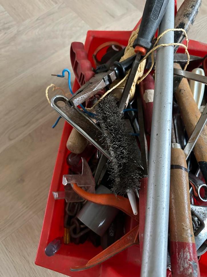 Gereedschapskist met diverse gereedschappen, Doe-het-zelf en Verbouw, Gereedschap | Handgereedschap, Gebruikt, Ophalen of Verzenden