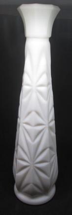 Wit opaline vaas van Anchor Hocking U.S.A. 22,7 cm, Ophalen