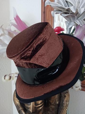 Steampunk hoed, bruin velours beschikbaar voor biedingen