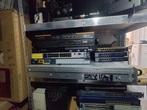 Storage Unit for Sale, computer equipment, longboards, coffe, Computers en Software, Servers, Gebruikt, Onbekend, Ophalen