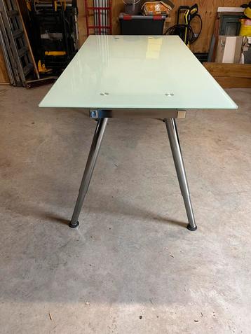 Glazen Eettafel met Chrome Poten beschikbaar voor biedingen
