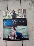 Vampire academy official movie guide richelle mead, Boeken, Ophalen of Verzenden, Gelezen