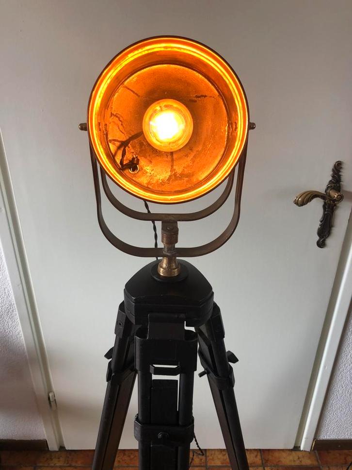 Koperenlamp driepoot inrichting verlichting leeslamp hobby, Huis en Inrichting, Lampen | Vloerlampen, Nieuw, 100 tot 150 cm, Overige materialen
