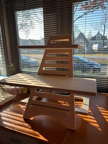 Laptop verhoger zit sta degelijk hout beschikbaar voor biedingen