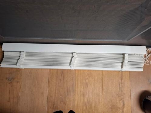 Houten jaloezieën. Kleur wit, Huis en Inrichting, Stoffering | Gordijnen en Lamellen, Zo goed als nieuw, 100 tot 150 cm, 100 tot 150 cm