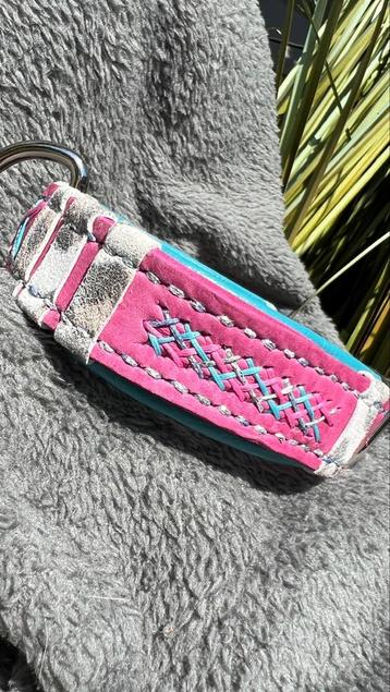 Sale Halsbandje roze leer turquoise panter nappa deco 26-32 beschikbaar voor biedingen