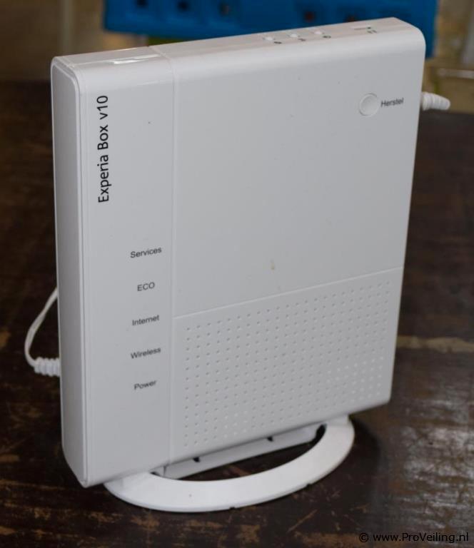 KPN ExperiaBox v10, Computers en Software, Routers en Modems, Zo goed als nieuw, Router met modem, Ophalen of Verzenden