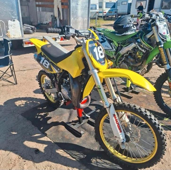 Suzuki RM85 Crossmotor, Fietsen en Brommers, Brommers | Crossbrommers, Gebruikt, Suzuki, Ophalen
