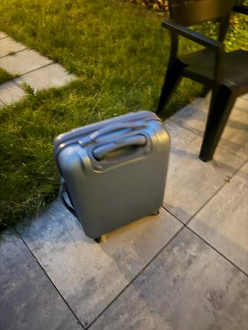 Blauwe trolley - Zo goed als nieuw beschikbaar voor biedingen