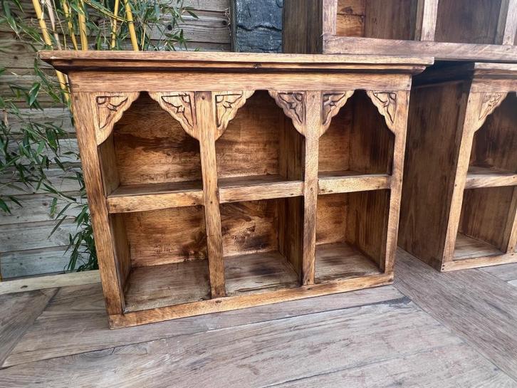 Altaar wandkast uit Bali Indonesie houtsnijwerk wandplank, Huis en Inrichting, Woonaccessoires | Wandplanken en Boekenplanken