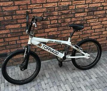 Wit bmx mountainbike crossfiets tornado bugatti 20 inch beschikbaar voor biedingen