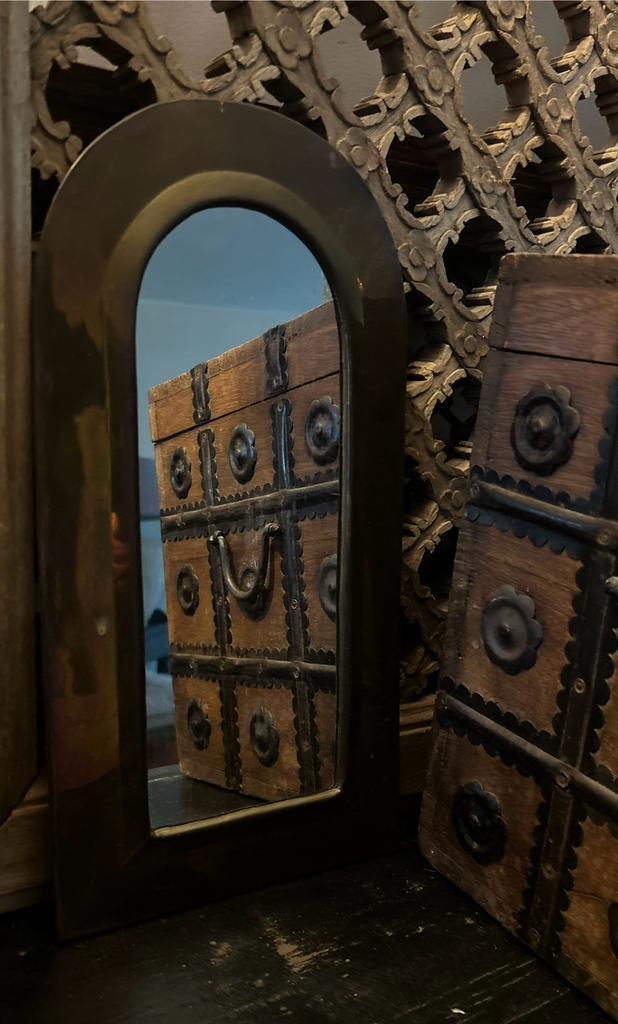 Klein messing kleurige oosters spiegeltje india bohemian, Antiek en Kunst, Curiosa en Brocante, Ophalen of Verzenden