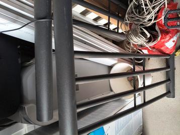 Grijs antraciet bed zonder matras bodem of matras beschikbaar voor biedingen