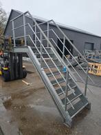 Stalen trap met bordes gegalv. Hoog 1,85 mtr. Nob178, Doe-het-zelf en Verbouw, Ophalen, Zo goed als nieuw, 2 tot 4 meter