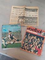 Voetbal bladen en krantenknipsel voor de liefhebber., Verzamelen, Ophalen of Verzenden, 1980 tot heden, Tijdschrift