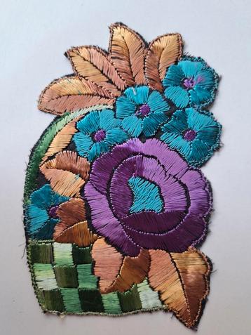 Turmac zijdje bloemen mand beschikbaar voor biedingen