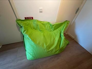 Lime-groene zitzak van Fatboy beschikbaar voor biedingen