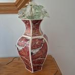 Porseleinen Vaas met Glazen Bloemen, Ophalen