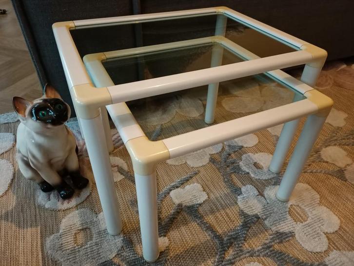 Vintage bijzettafels / nest tafeltjes | kunststof glas, Huis en Inrichting, Tafels | Bijzettafels, Zo goed als nieuw, Rechthoekig