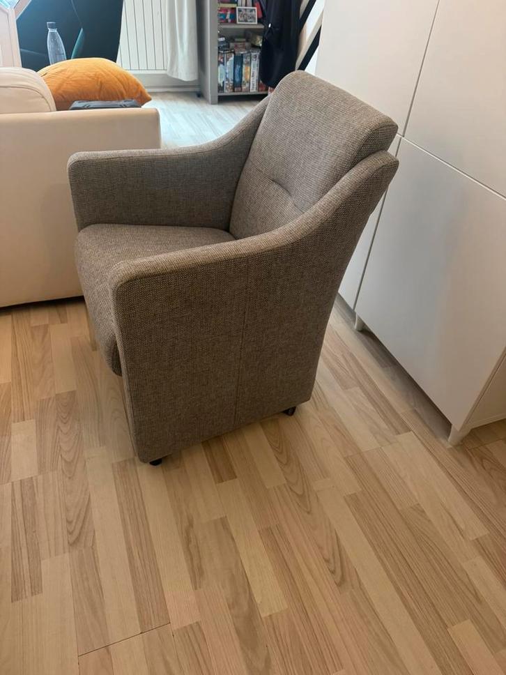 Eetkamer stoelen met wieltjes Grijs, Huis en Inrichting, Stoelen, Zo goed als nieuw, Grijs, Ophalen