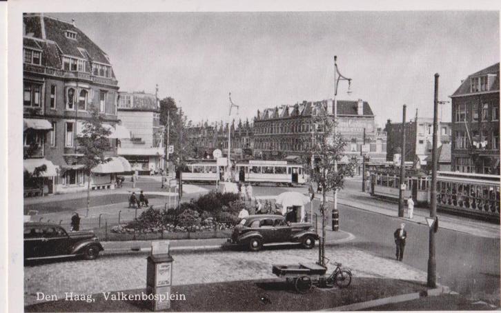 Den Haag Valkenbosplein met auto's en trams, Verzamelen, Ansichtkaarten | Nederland, Ongelopen, Zuid-Holland, Ophalen of Verzenden