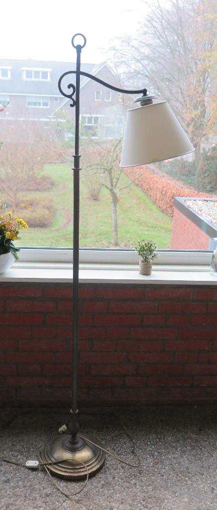 Staande lamp, Huis en Inrichting, Lampen | Losse lampen, Zo goed als nieuw, Led-lamp, 30 tot 60 watt, E27 (groot), Ophalen
