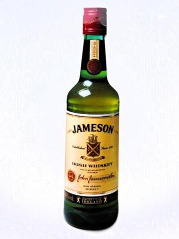 Aparte ansichtkaart Jameson whiskey vorm whisky fles beschikbaar voor biedingen