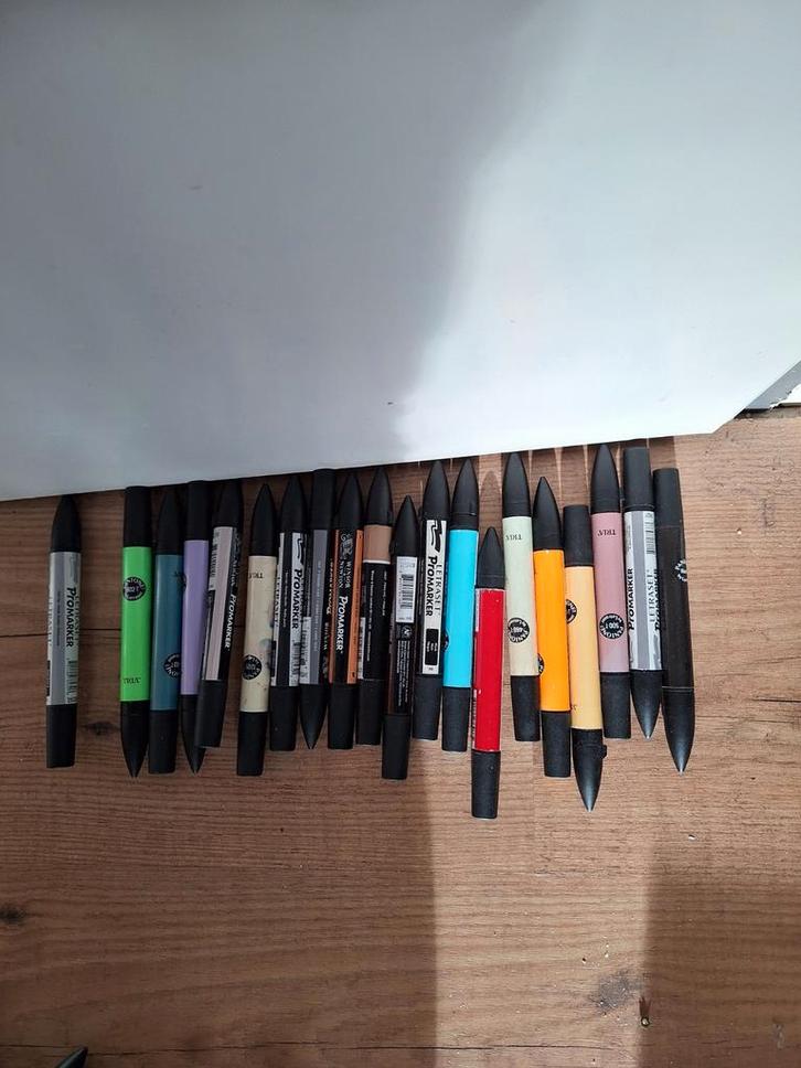 Promarker Set - Diverse Kleuren, Hobby en Vrije tijd, Tekenen, Gebruikt, Potlood of Stift, Ophalen of Verzenden