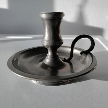 KANDELAAR,kamerkandelaar,90%TIN,zilverkleur,schotel,handvat beschikbaar voor biedingen