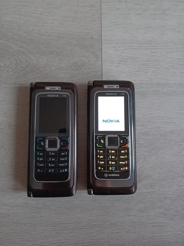 2x Zeldzame Nokia E90 communicator in mooie staat!, Telecommunicatie, Mobiele telefoons | Hoesjes en Frontjes | Nokia, Zo goed als nieuw