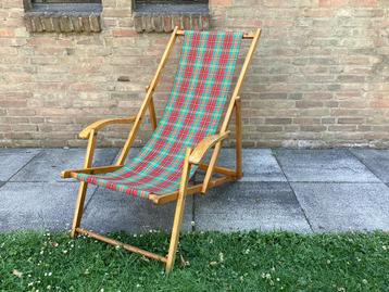 Vintage strandstoel beschikbaar voor biedingen